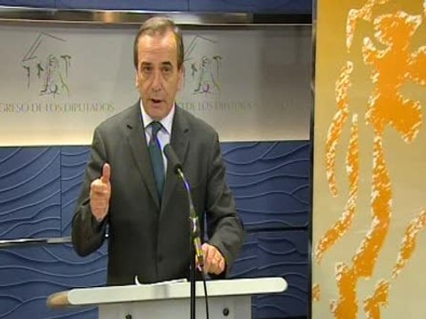 PSOE exige que Rajoy explique los recortes