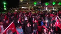 İzmir - Soyer Cumhuriyet Meydanı'nda Kutlamalara Katıldı