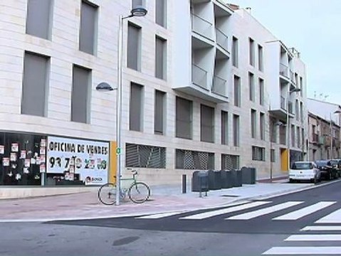 Terrassa multa a tres entidades bancarias por tener pisos vacíos