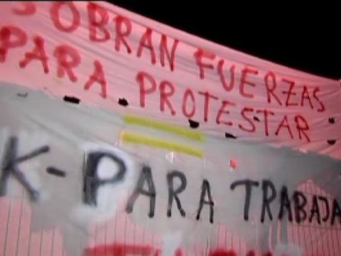 Los trabajadores de Panrico pasan la Nochevieja acampados en la fábrica de Barcelona