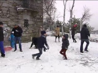 La nieve tiñe de blanco la Navidad gallega