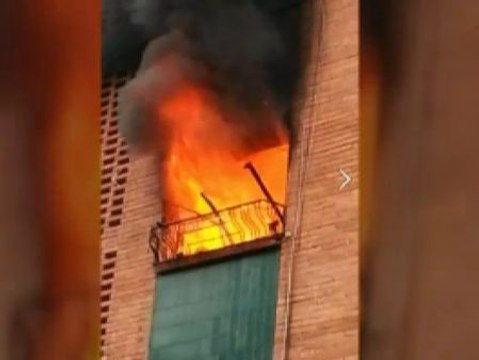 Varios vecinos fueron evacuados tras originarse un indencio en un piso de Sabadell