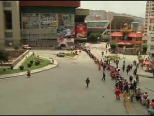 Los niños bolivianos sonríen en Navidad