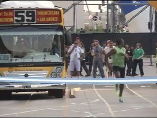 Usain Bolt nunca pierde el bus