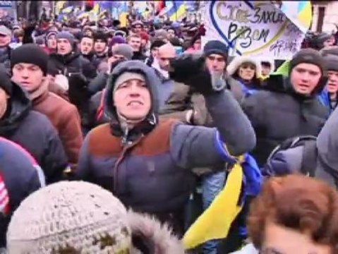 El Parlamento ucraniano tumba la moción de censura contra su Gobierno