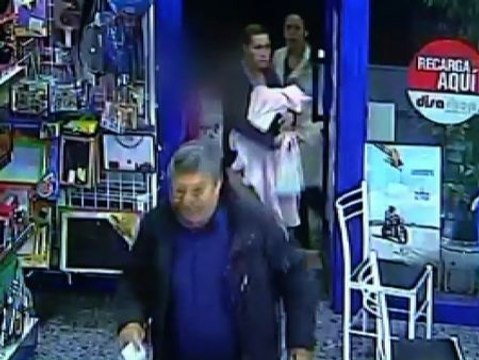 Utiliza a su hija de 9 años para robar una administración de lotería