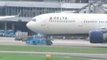 El aterrizaje de emergencia de un avión de Delta en Barajas siembra el pánico entre los pasajeros