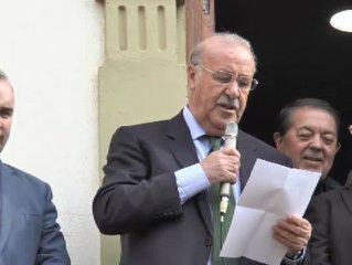 Fuentealbilla recibe a Del Bosque como 'Hijo Adoptivo'