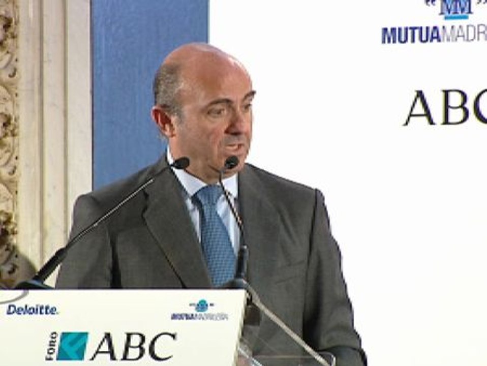 De Guindos: "Hemos detenido la hemorragia y ahora hay que estabilizar al enfermo"