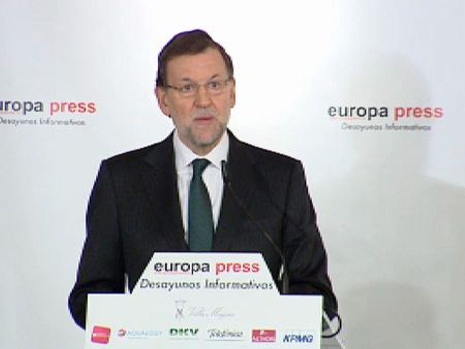 Rajoy: "Le hemos pedido mucho a los españoles, pero el tiempo se lo va a devolver con creces"