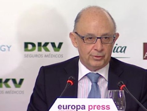 Montoro trabaja para que las CCAA puedan aplicar el impuesto sobre los depósitos bancarios