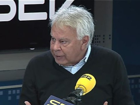 Felipe González plantea si Rubalcaba es parte del problema o de la solución