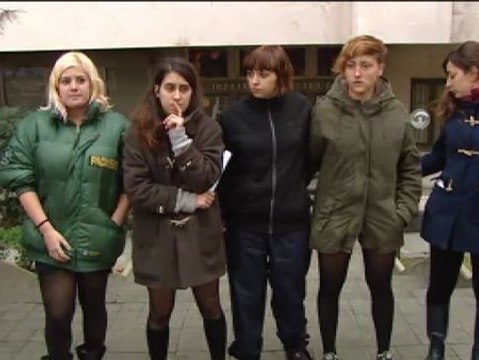 Las Femen quedan en libertad tras su protesta en una marcha antiabortista en Madrid