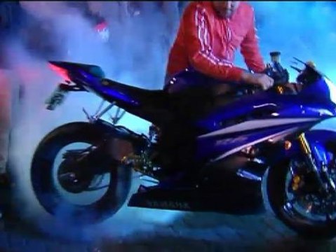 Miles de aficionados acuden a Cheste al desenlace del Mundial de Motociclismo