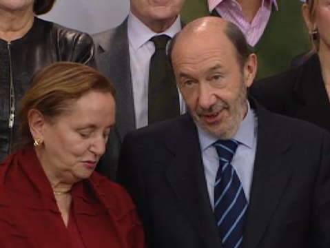 Felipe González asegura que Rubalcaba tiene una crisis de liderazgo