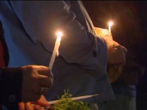 Homenaje en Atenas a los dos miembros de Amanecer Dorado asesinados