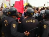 Fuertes enfrentamientos en Perú entre un grupo de antitaurinos y la policía