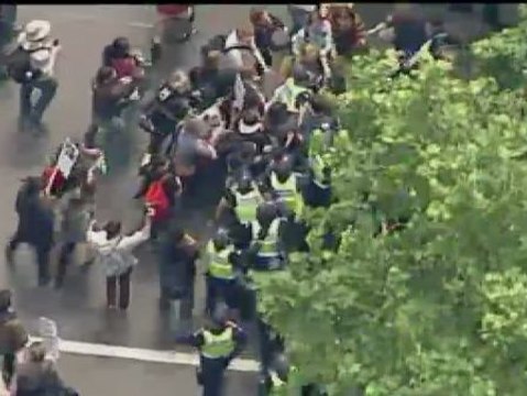 Cinco detenidos en Australia por agredir a la Policía en una manifestación estudiantil