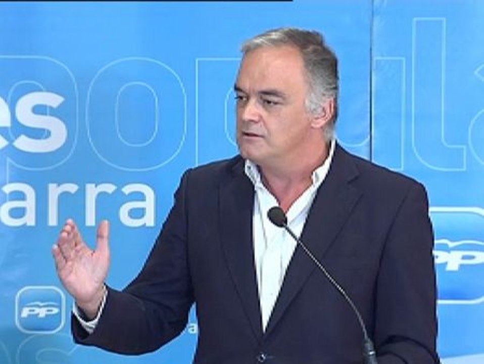 Pons pide al PSOE que vaya mañana a apoyar a las víctimas de ETA