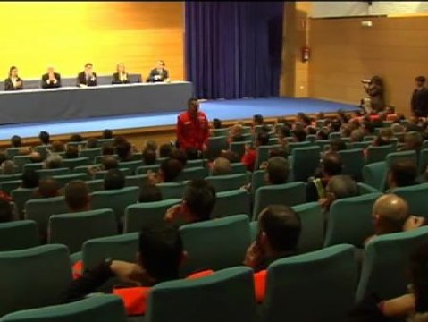 Las Emergencias que atendieron a las victimas de la tragedia reciben la placa de honor al mérito civil