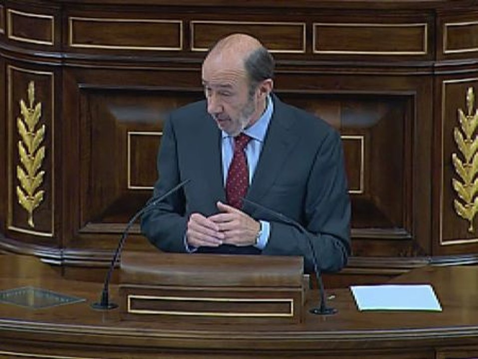 Rubalcaba a Rajoy: "Para muchos españoles lo peor está por llegar"