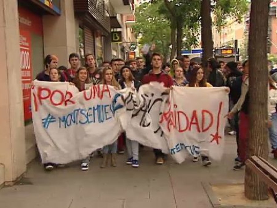 Centenares de piquetes recorren las calles para informar sobre la huelga contra la Ley Wert