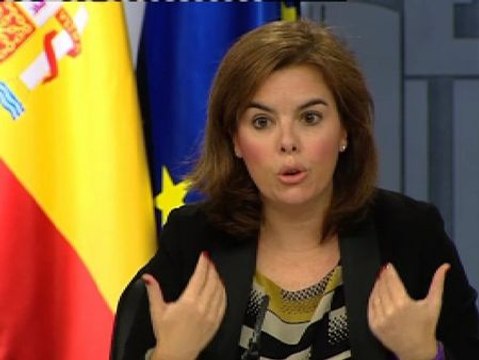 Soraya dice que se siente honrada de la invitación de los empresarios y que Mas tendrá que explicar por qué no fue