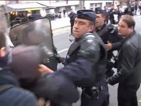 Los estudiantes franceses toman las calles de París