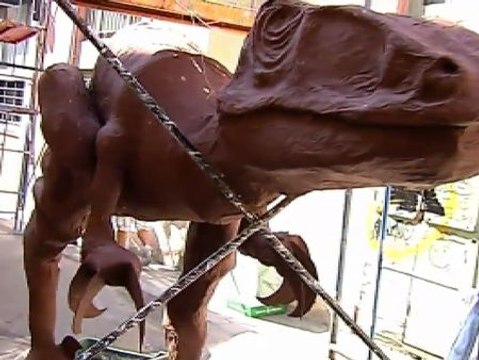 Todo a punto para dar comienzo a las fiestas en el barrio de Gràcia