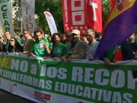 El Gobierno aprueba la LOMCE sin apoyos parlamentarios