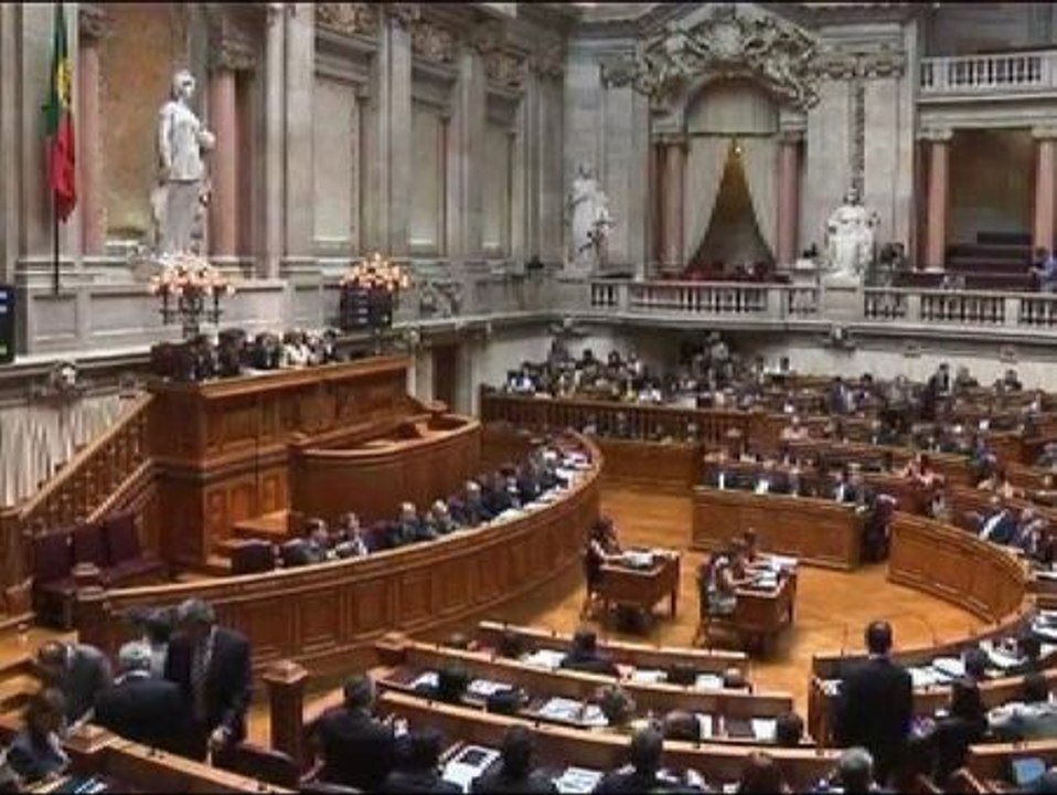 Los Presupuestos Generales de Portugal para el 2014 anuncian más recortes y más subidas de impuestos