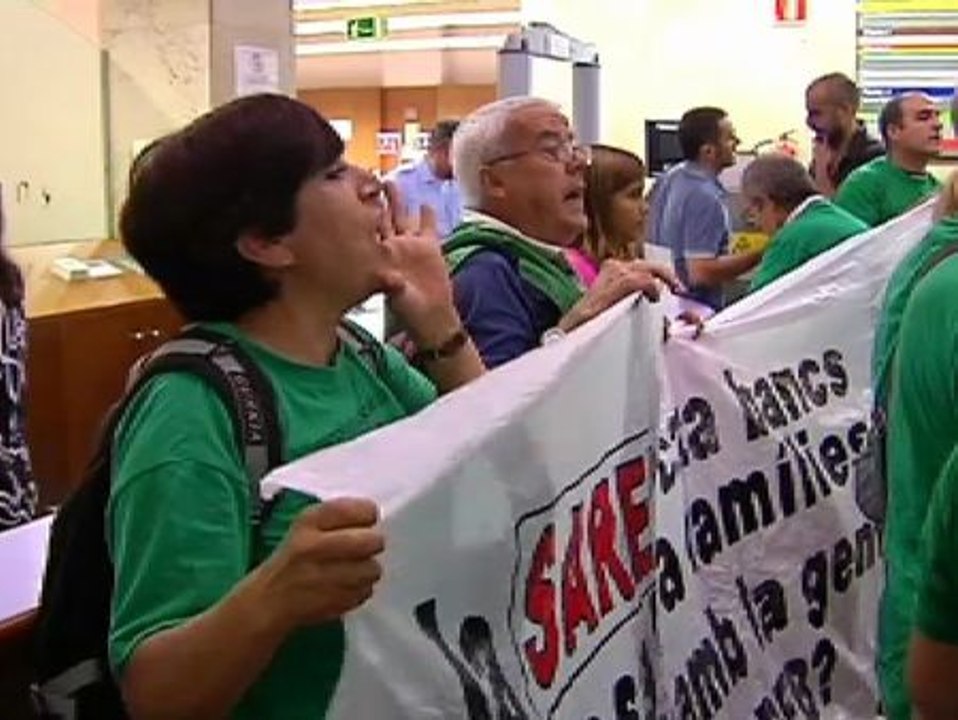 La PAH ocupa la Consejería de Vivienda de la Generalitat