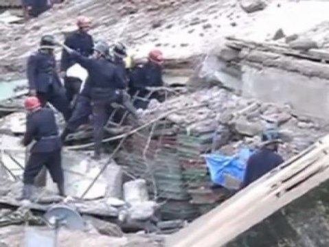 Varias víctimas mortales en un nuevo derrumbe en la India