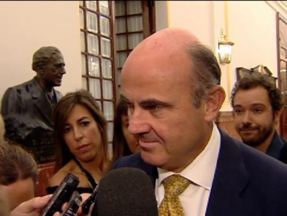 De Guindos sobre la propuesta de cambio de horario: "No lo vamos a dejar en el cajón"