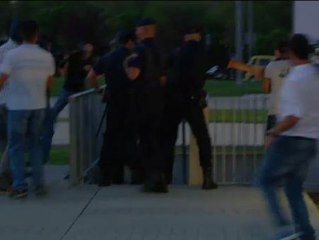 Detenido un hombre por desnudarse ante el hospital donde operan al rey