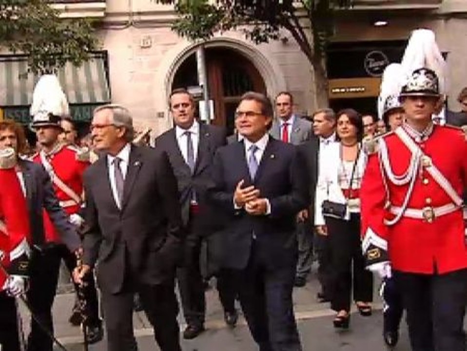 Abucheos para Artur Mas y el alcalde de Barcelona en las fiestas de la Mercé