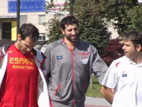 Paseo en equipo antes de jugarse el bronce