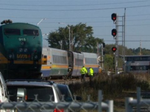 Un choque entre un tren y un autobús en la capital de Canadá deja seis muertos y 30 heridos