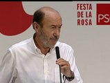 Rubalcaba acusa a Rajoy y Mas de ser 