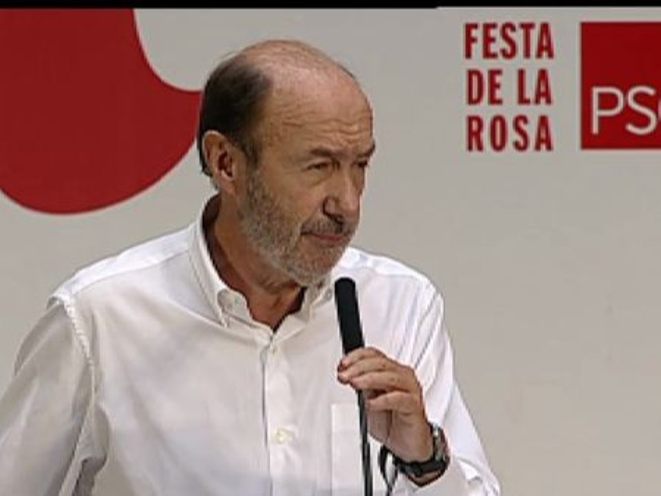 Rubalcaba acusa a Rajoy y Mas de ser "incapaces de sentarse a hablar de Cataluña"