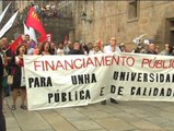 Trabajadores y alumnos de las tres universidades gallegas protestan contra los recortes en educación