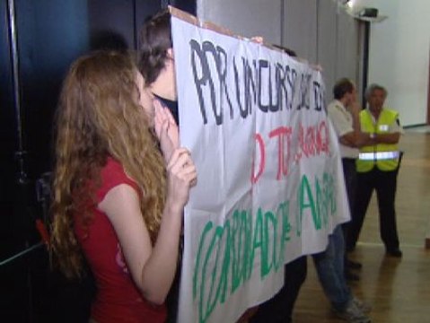 Las protestas marcan la inauguración del curso en la universidad Autónoma