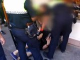 La policía reduce a un músico callejero por exceso de ruido en Valencia