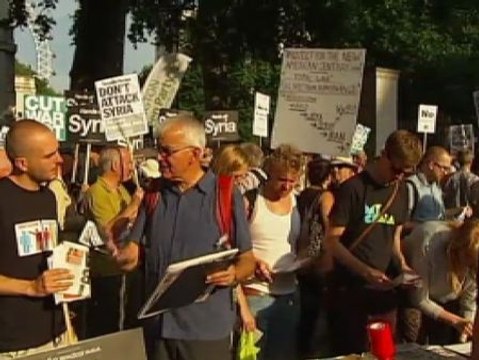 Los británicos se manifiestan en contra de la intervención en Siria