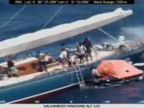 Recatan a los tripulantes de un barco pesquero a 43 kilómetros de la costa