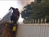 Los vecinos consiguen salvar de las llamas dos casas de Sabadelle