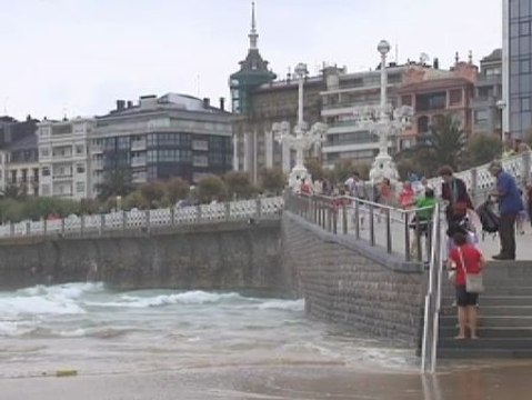 Mareas que se meriendan la playa