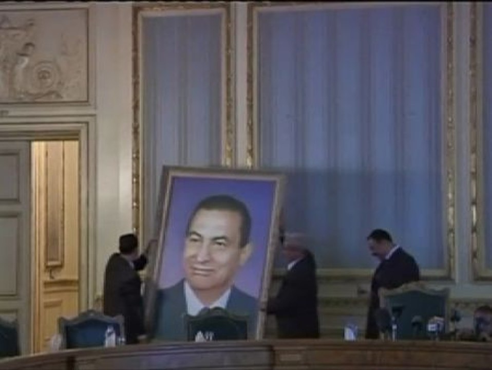 Un tribunal egipcio ordena libertad bajo fianza para Hosni Mubarak