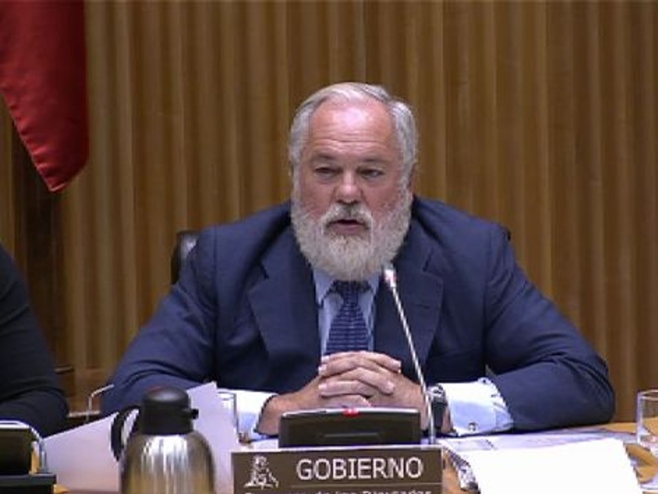 Arias Cañete: "No tengo ninguna vinculación con ninguna empresa que venda combustible en el estrecho de Gibraltar"