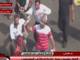 Brutalidad extrema en las calles de El Cairo: un policía a punto de ser linchado